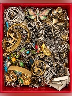 3 LB tangles & tangles of chains chains & more, unsearched gold & silver